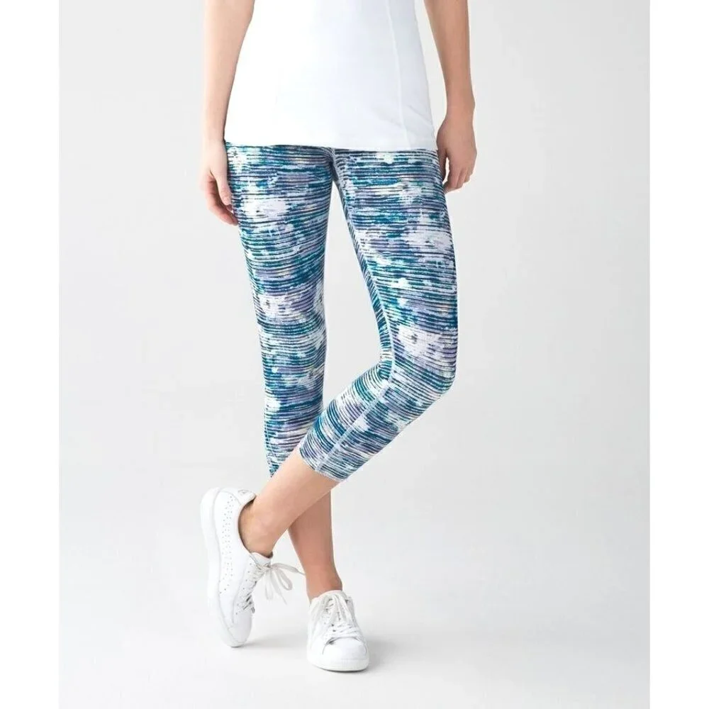 Lululemon True Self Crop II Blurry Belle Multi Leggings Sz 2 Mid Rise Yoga Capri